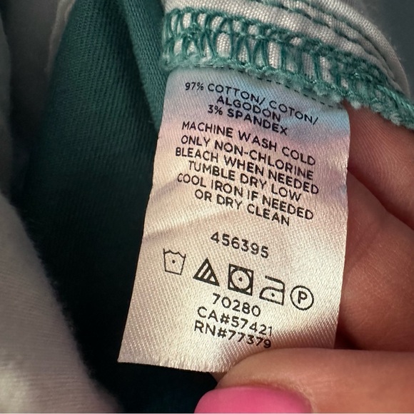 Loft | Green Bermuda Roll Short Size 8P - Picture 6 of 6